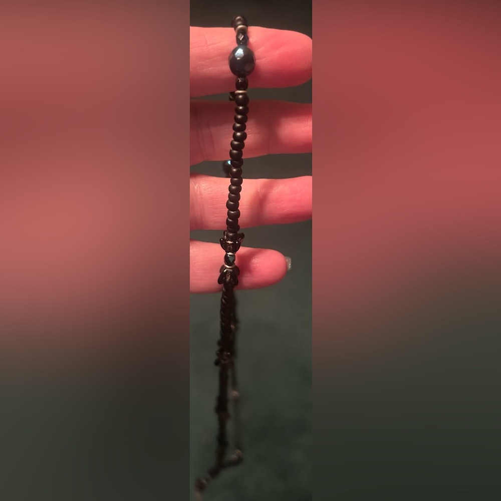 Black and Iridescent Beaded Eyeglass Holder/Lanyard Necklace (glasses not incld) - Picture 6 of 6
